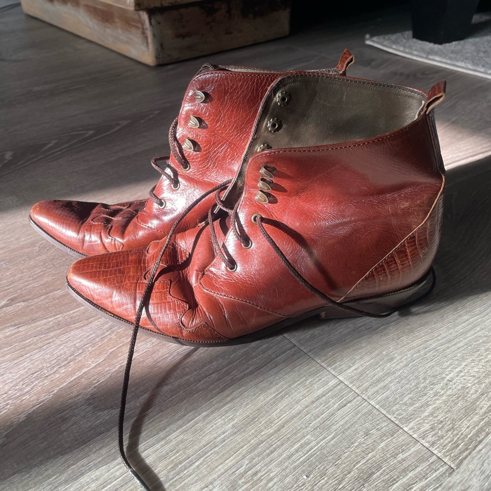 Vintage Leather Lace-Up Boots